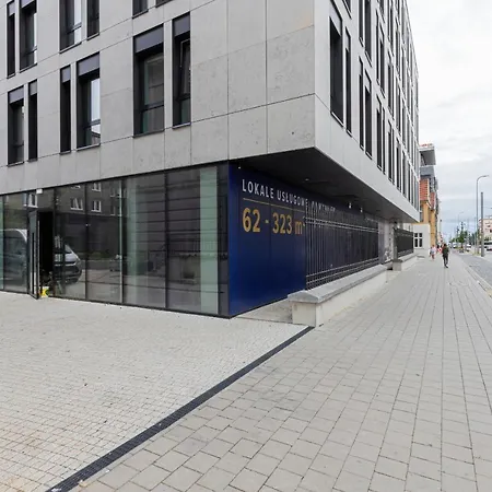 Moderna Luxury With Parking In By Renters