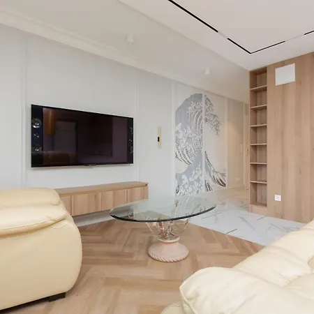 Moderna Luxury With Parking In By Renters 公寓 *