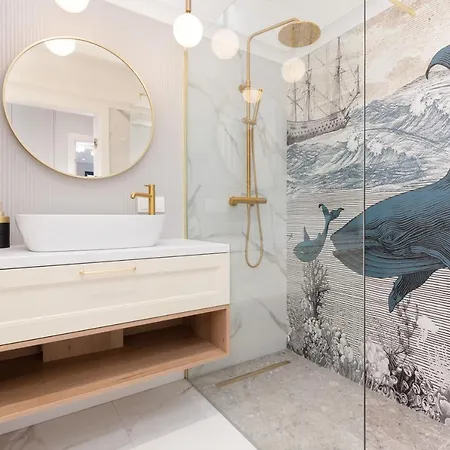 Moderna Luxury With Parking In By Renters Gdynia