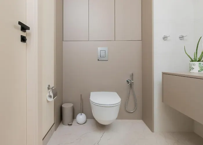 Appartement Moderna Luxury With Parking In By Renters