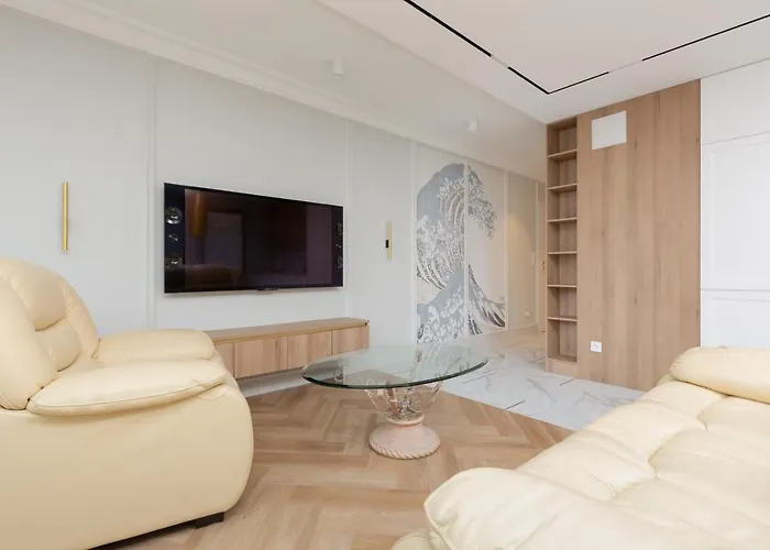 Moderna Luxury With Parking In By Renters Appartement *